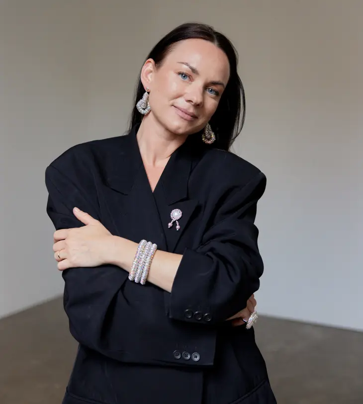− Det er en ære å få designe et smykke som redder liv, sier Cathrine Børter.