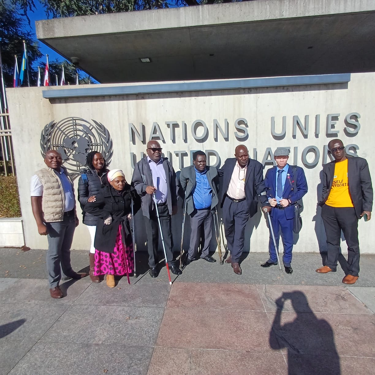 Representanter for ZAFOD utenfor FN-bygget i Genève. ZAFOD ledet delegasjonen som avleverte sivilsamfunnets rapport til CRPD-komiteen.